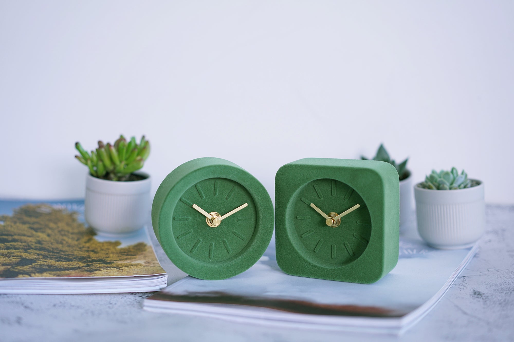 GC "Moss" Silent Desk Clock (2 Shapes)