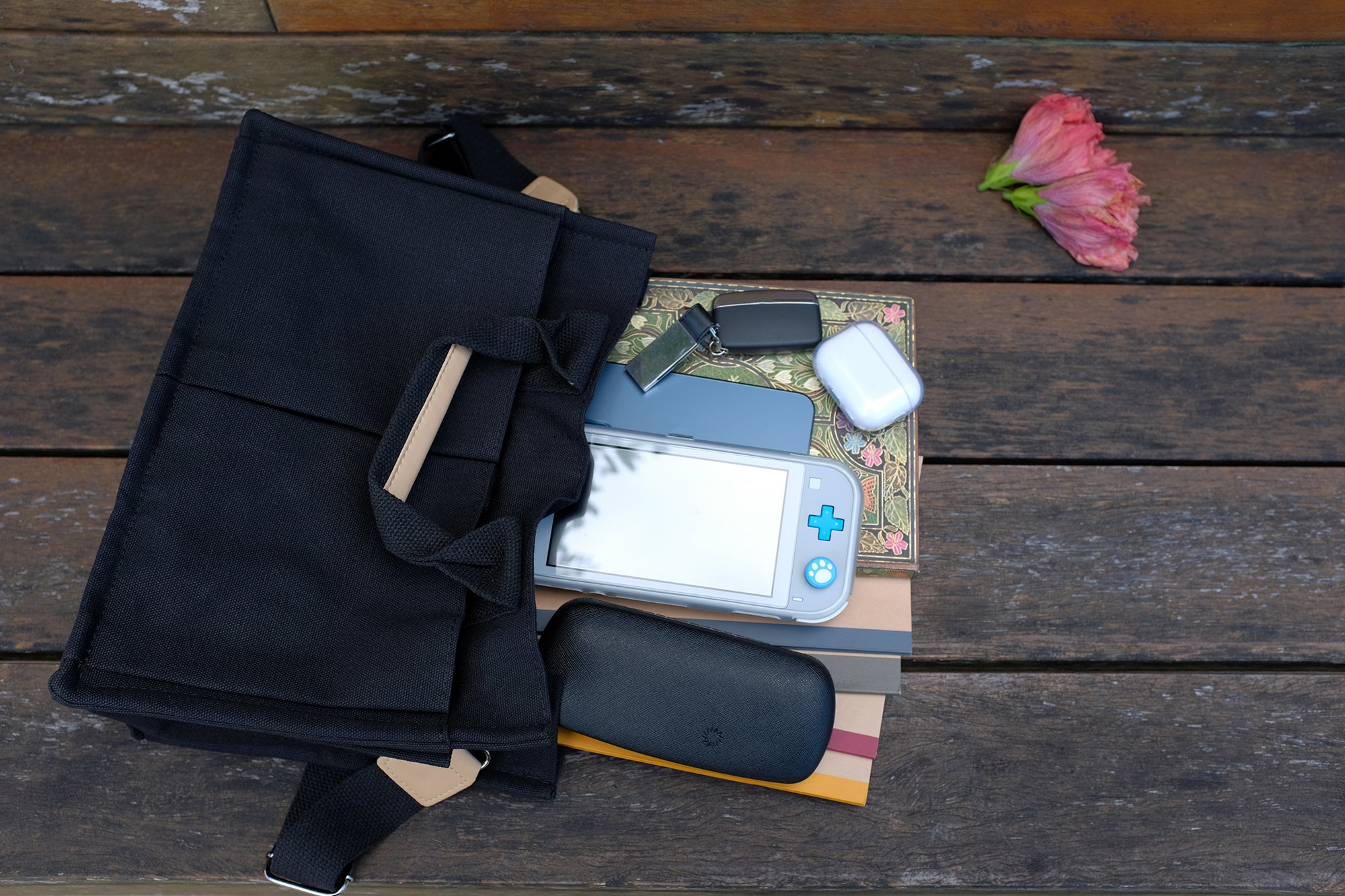 “Kanto" Canvas Tote Bag