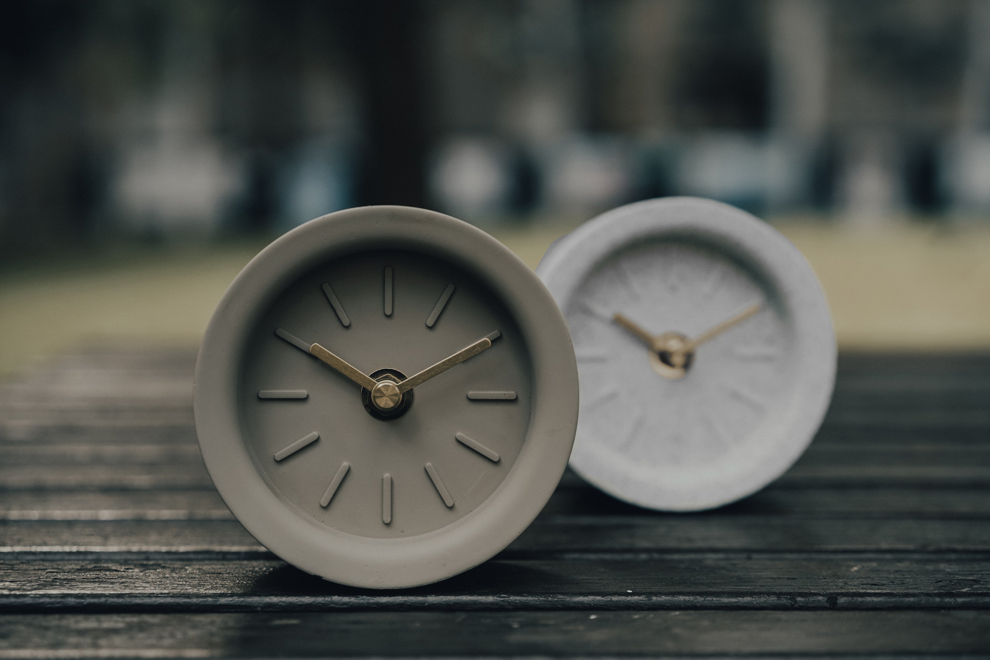 GC Silent Desk Clock (2 Colours)