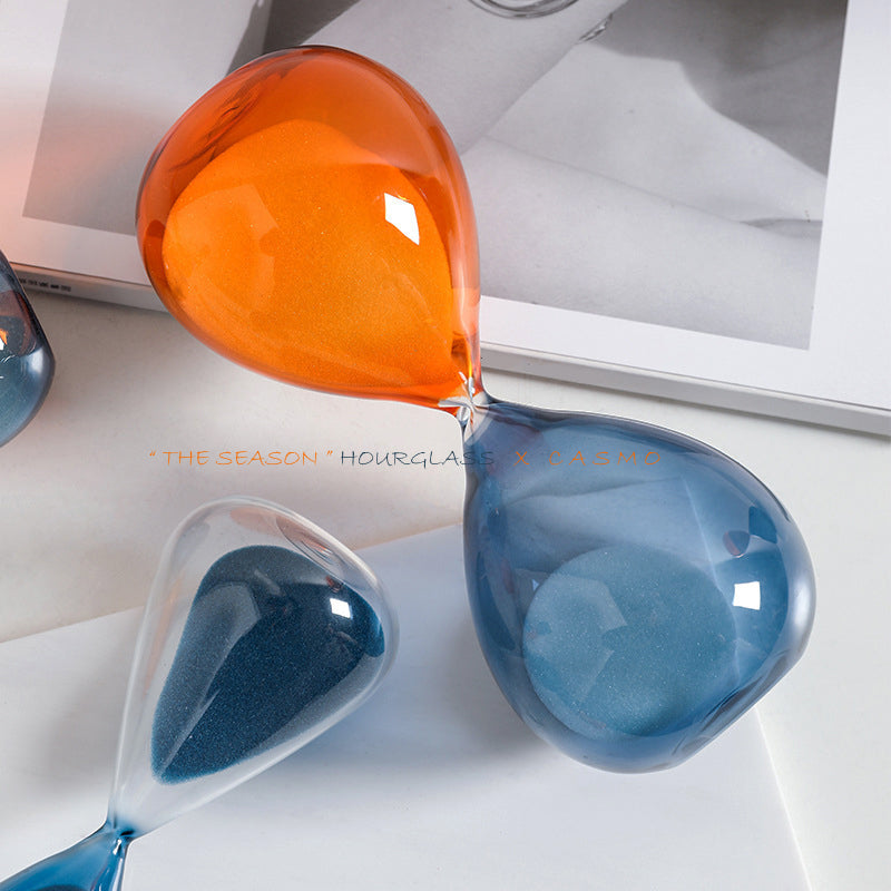 " The Season " Hourglass ( 2 colours / 3 sizes )