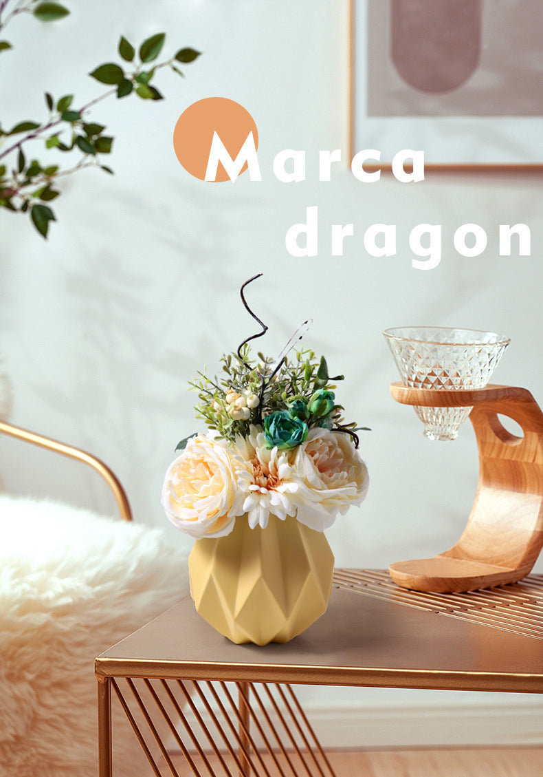 Timantti Vase (5 colours)